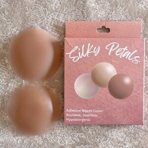 Brand New Silky Petals Reusable Sticky Adhesive Nipple Covers Seamless No Show